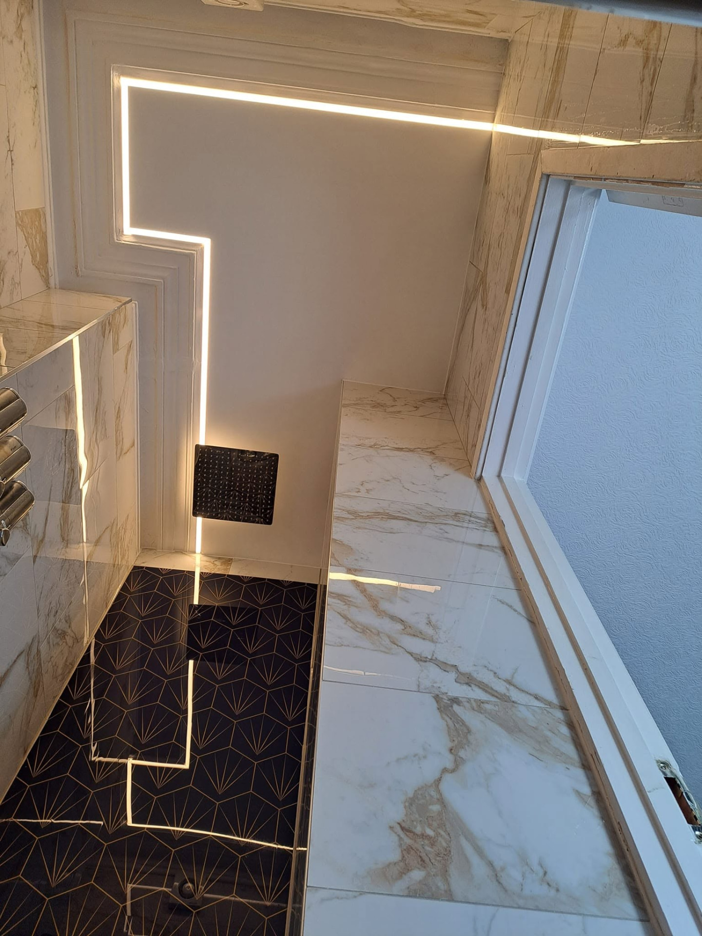 Home refurbishment: shower room, completed work, supplied project photograph