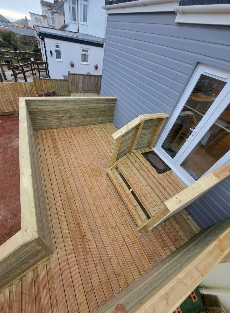 Landscaping: decking, completed work, supplied project photograph