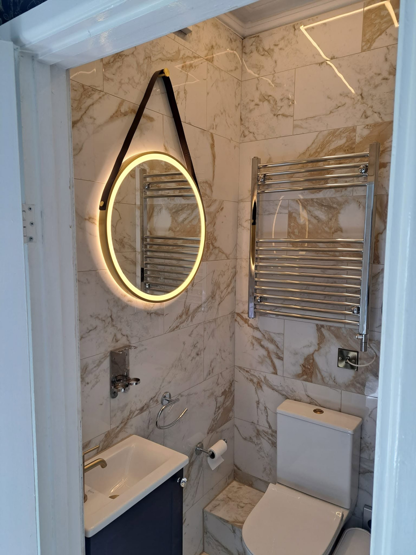 Home refurbishment: en suite, completed work, supplied project photograph