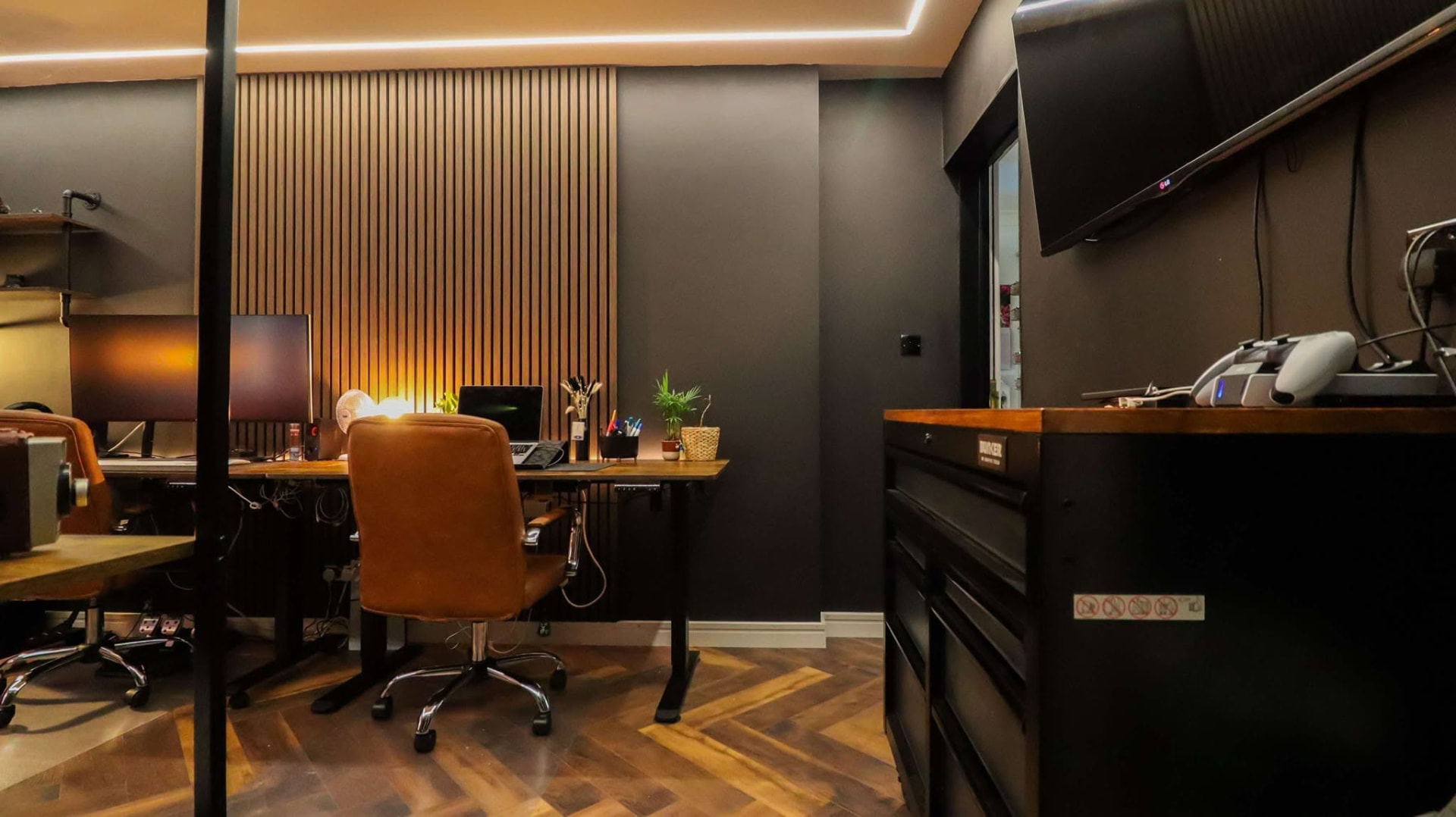 Home refurbishment: home office, completed work, supplied project photograph