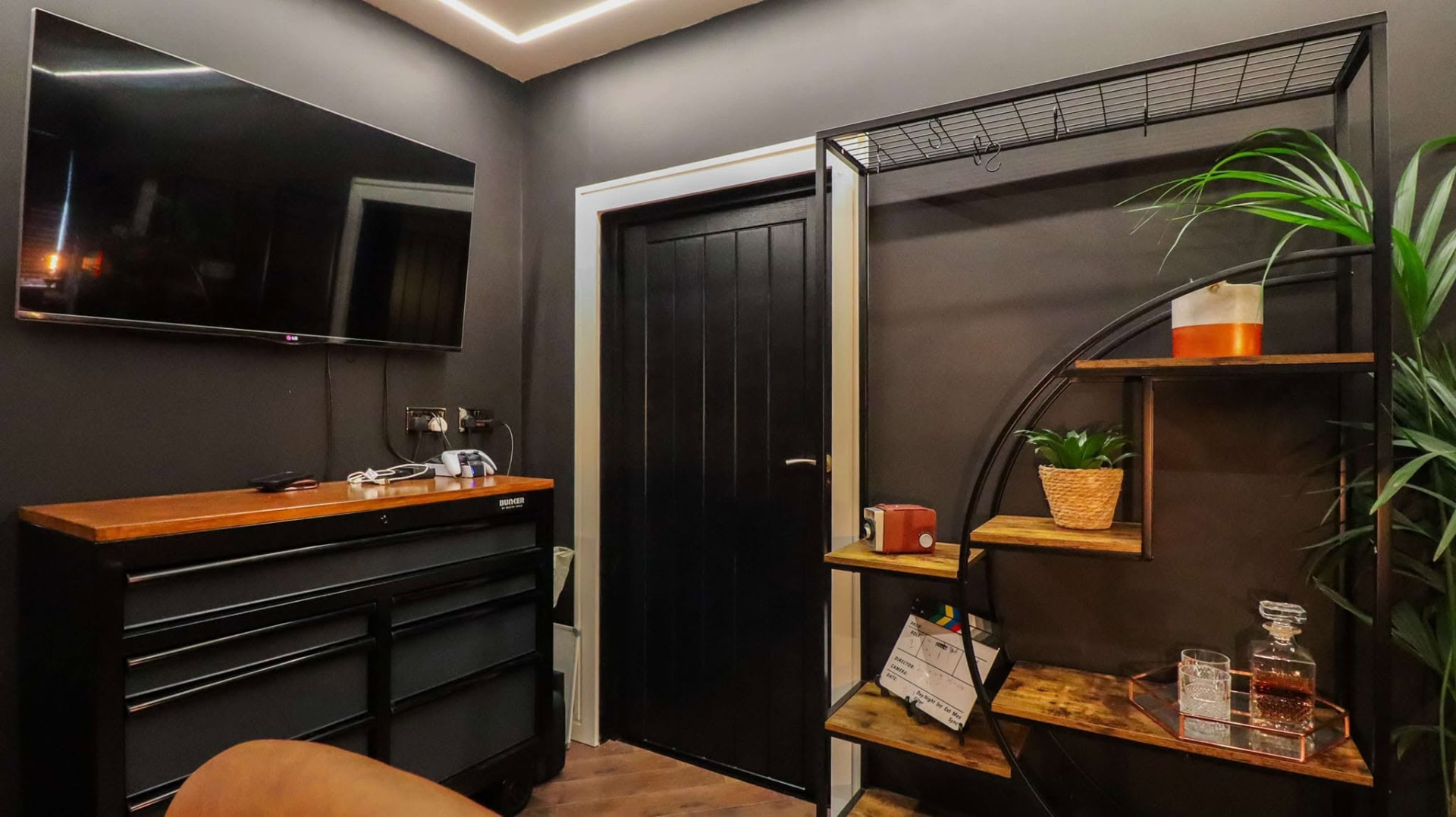 Home refurbishment: home office, completed work, supplied project photograph